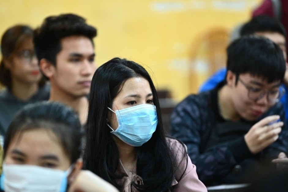 Truong dai hoc o TP.HCM khuyen cao sinh vien khong ve que hinh anh