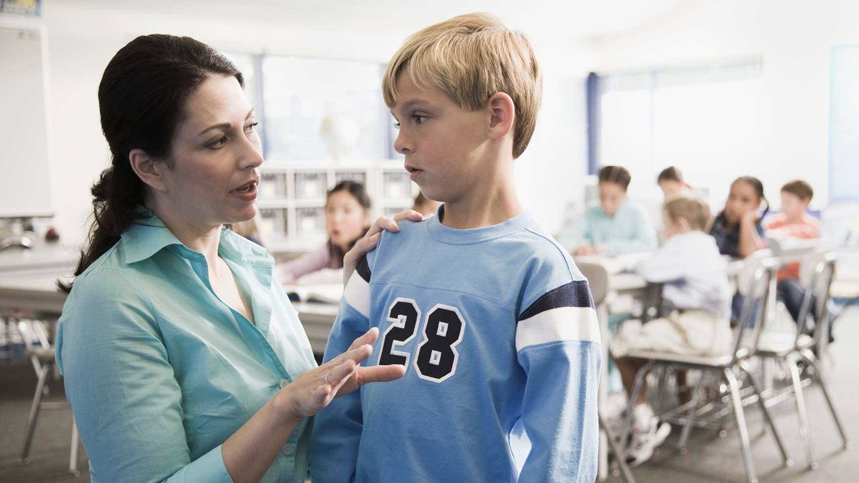 beu ten hoc sinh truoc lop anh 2