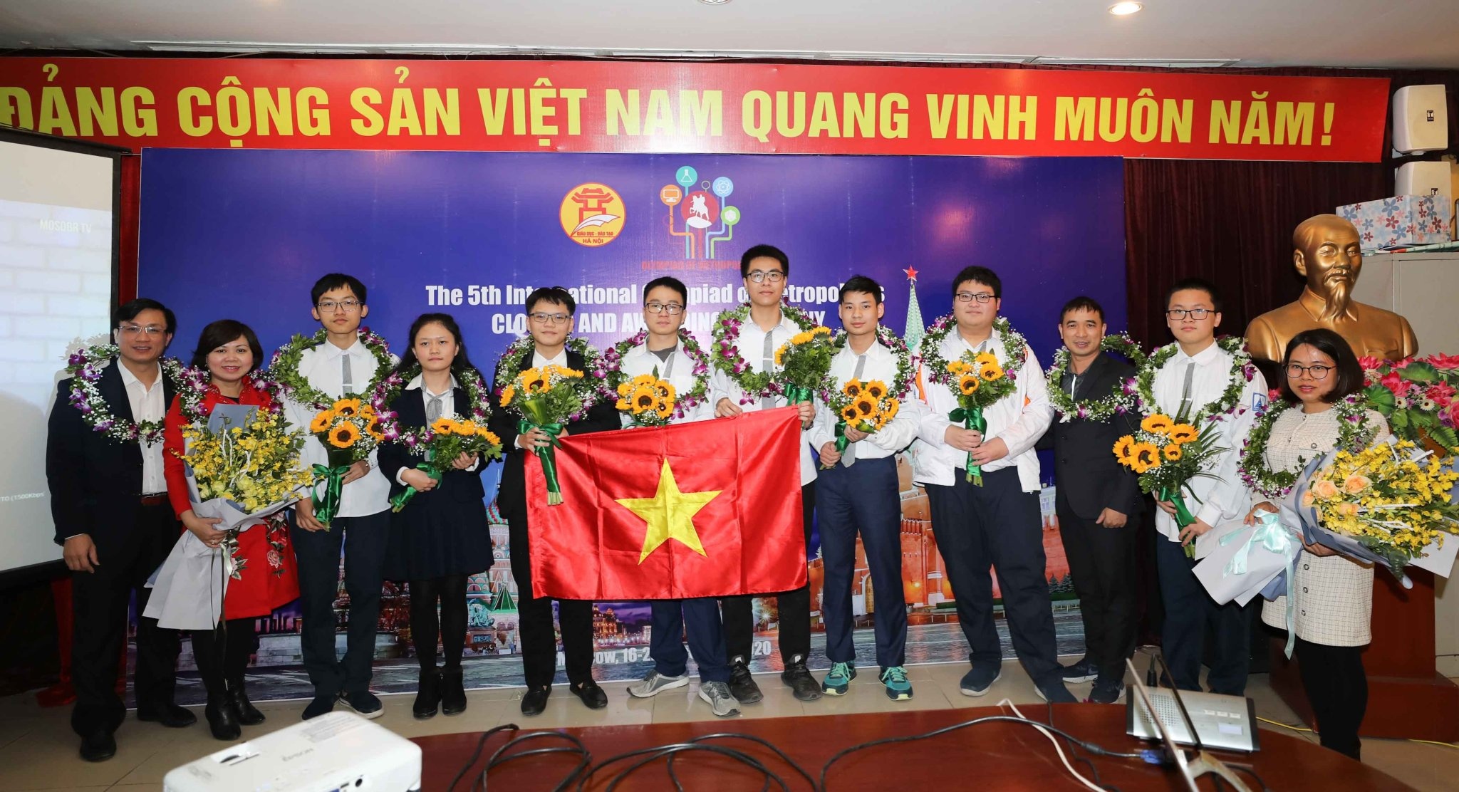 Học sinh Hà Nội giành 5 huy chương vàng  ảnh 1 Hoc sinh Ha Noi gianh 5 huy chuong vang anh 1