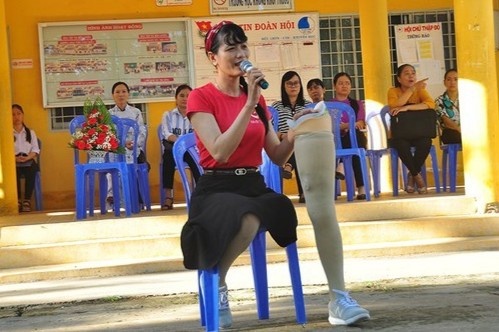 Hanh trinh khong met moi cua co giao mot chan o dat Sen Hong hinh anh