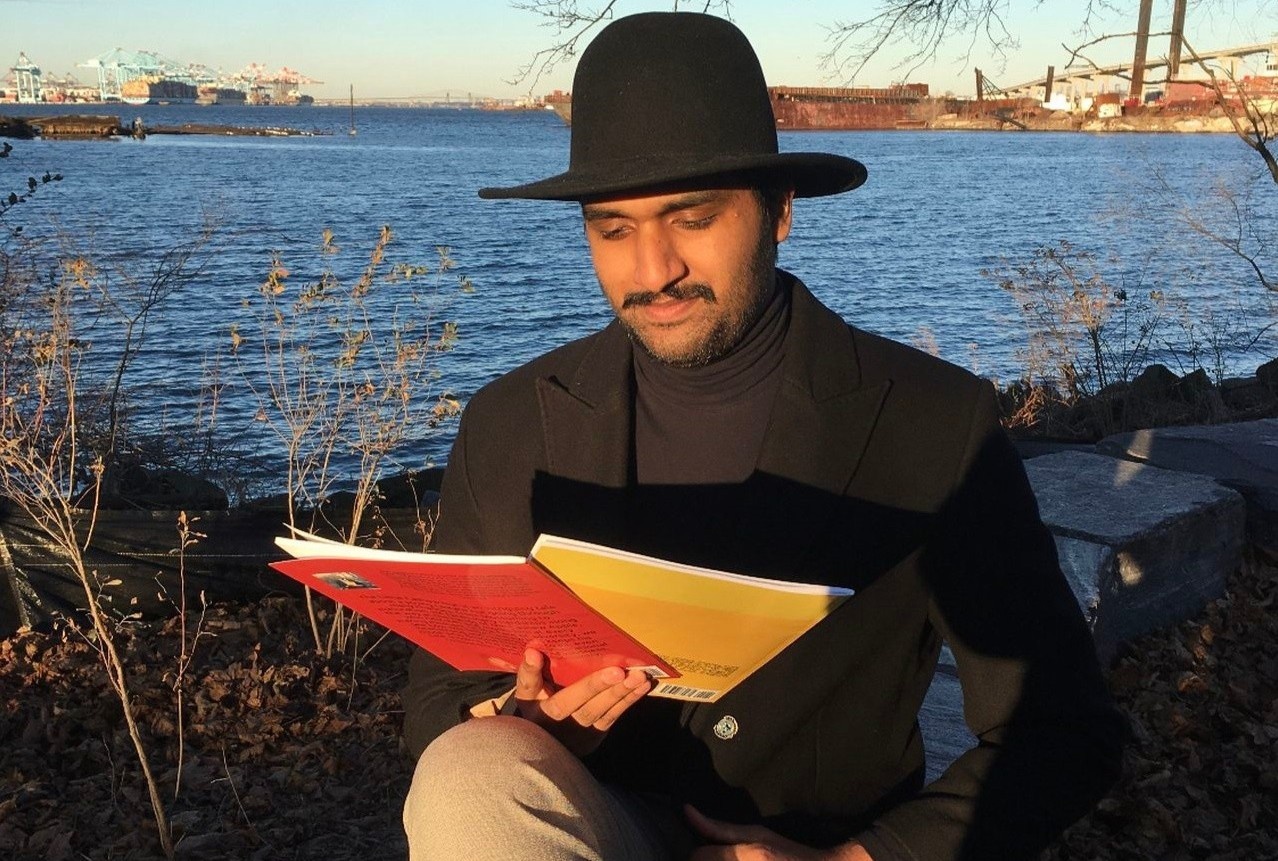 Nghi hoc vi dich Covid-19, nam sinh My viet 2 cuon sach hinh anh