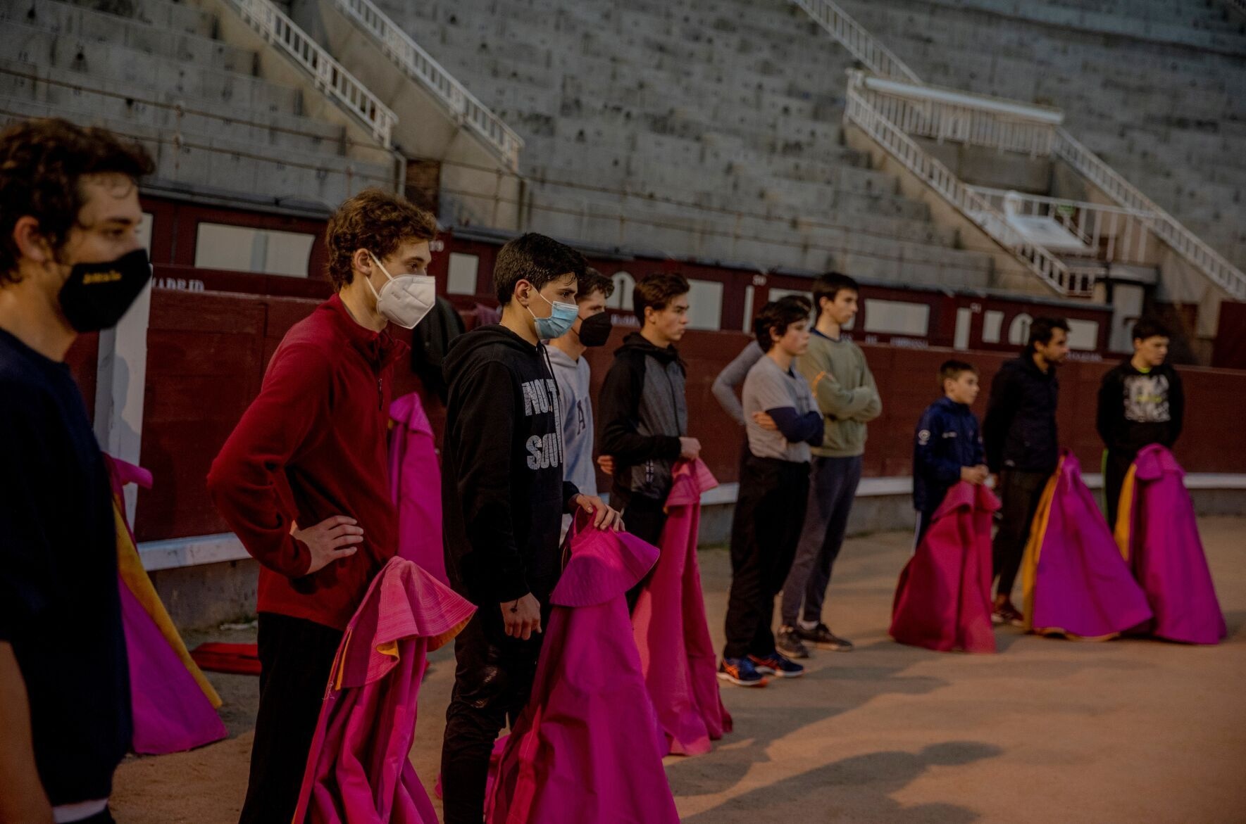 học kỹ thuật đấu bò tót ảnh 3 hoc ky thuat dau bo tot anh 3