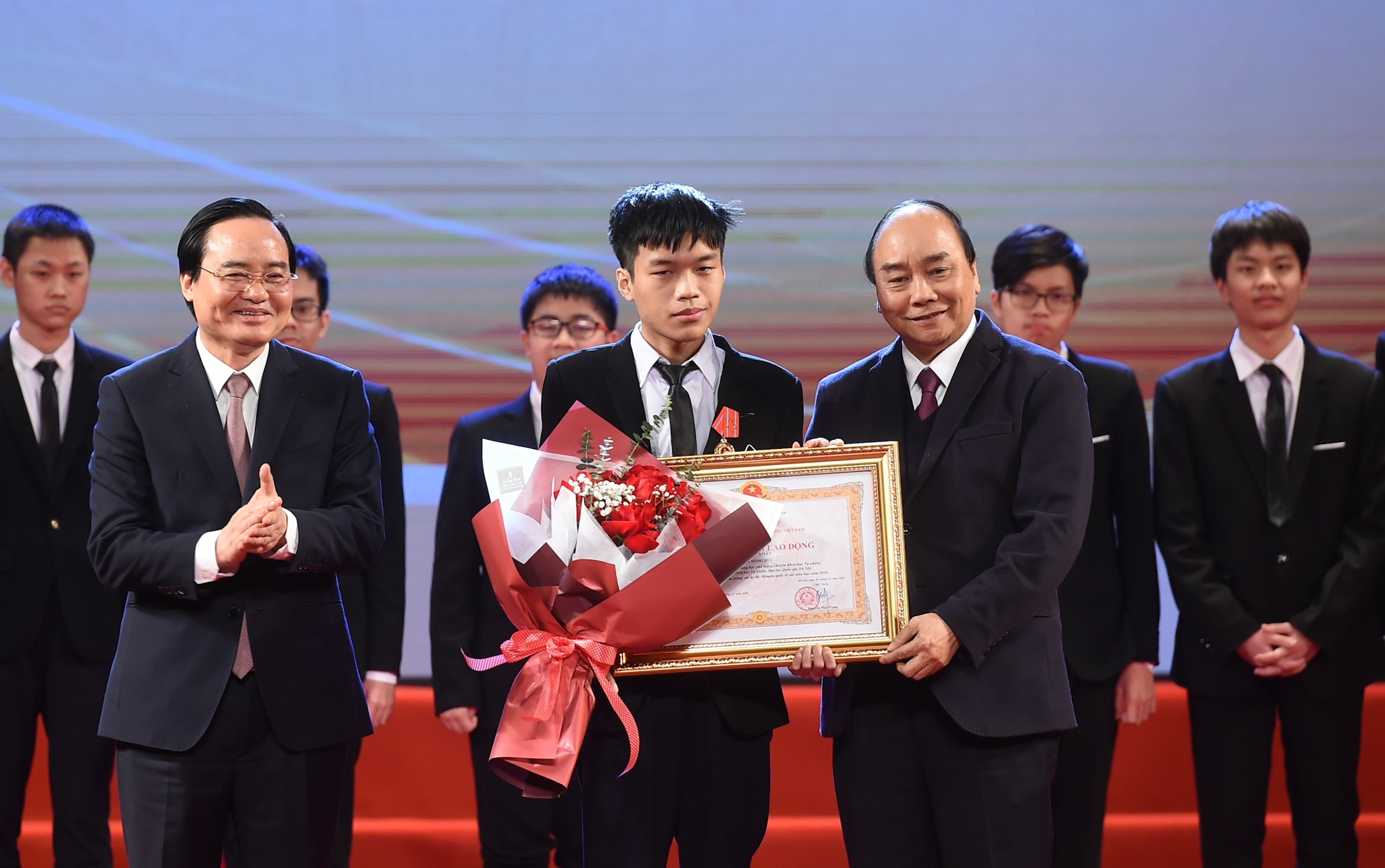 Hoc sinh Viet Nam gianh 46 huy chuong vang Olympic anh 1