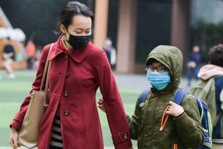 Dia phuong quyet dinh viec nghi hoc vi Covid-19 hinh anh