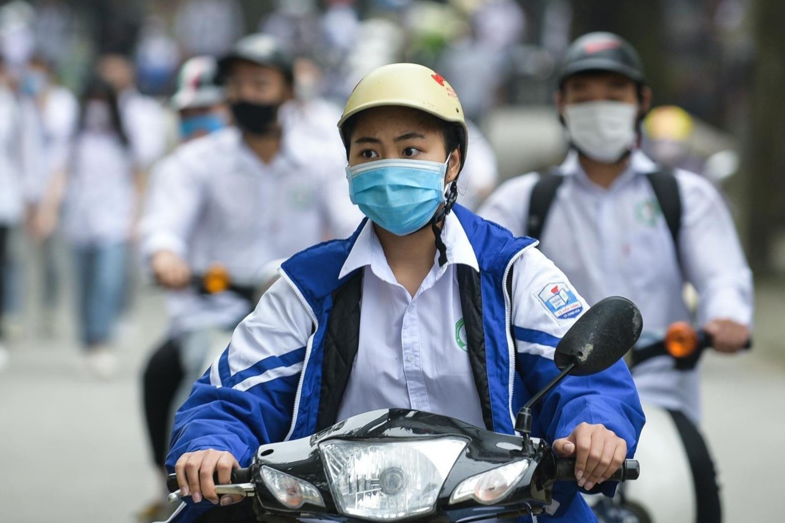 Hoc sinh Hung Yen nghi tu ngay 1/2 hinh anh