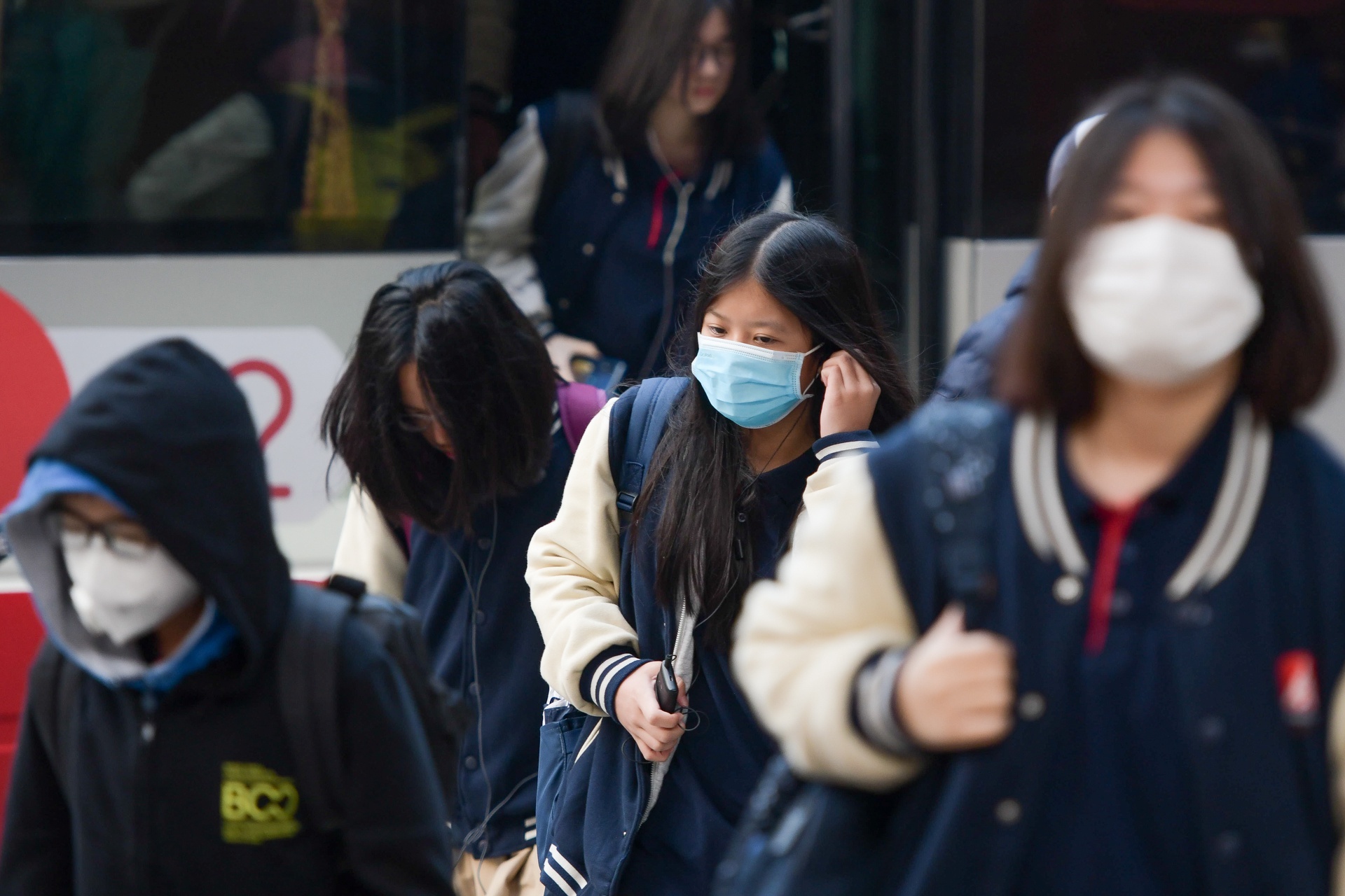 hoc sinh nghi hoc vi dich Covid-19 anh 1