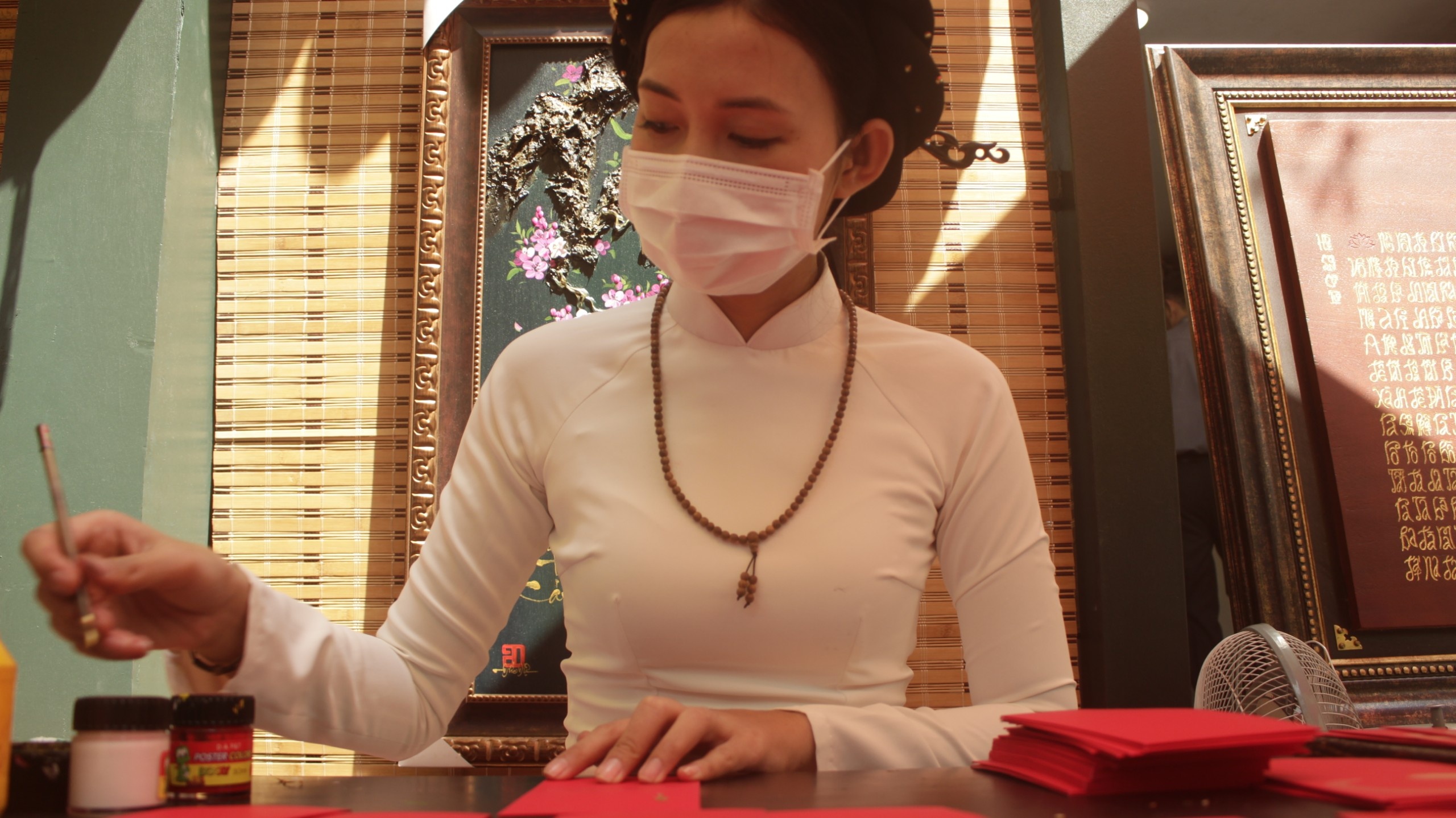 Cuu sinh vien DH Van Hien cho chu o pho ong do anh 2