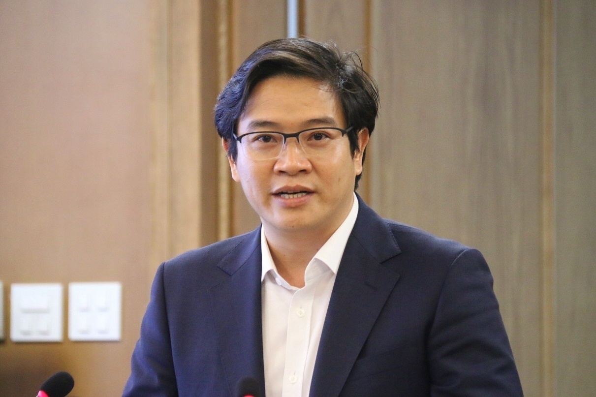 Co bien che van kho tuyen giao vien anh 1