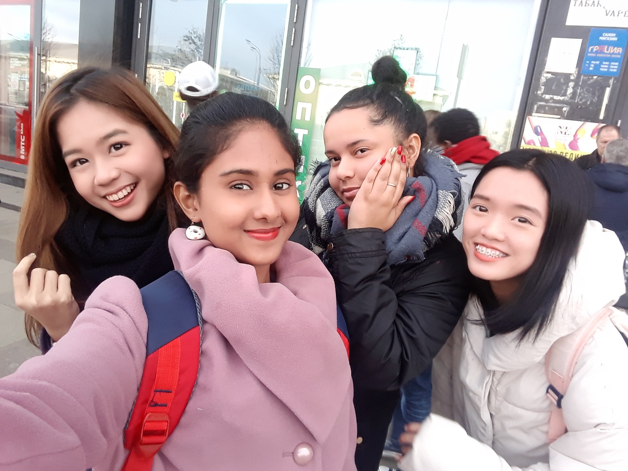 Du hoc sinh mong ve Tet anh 1