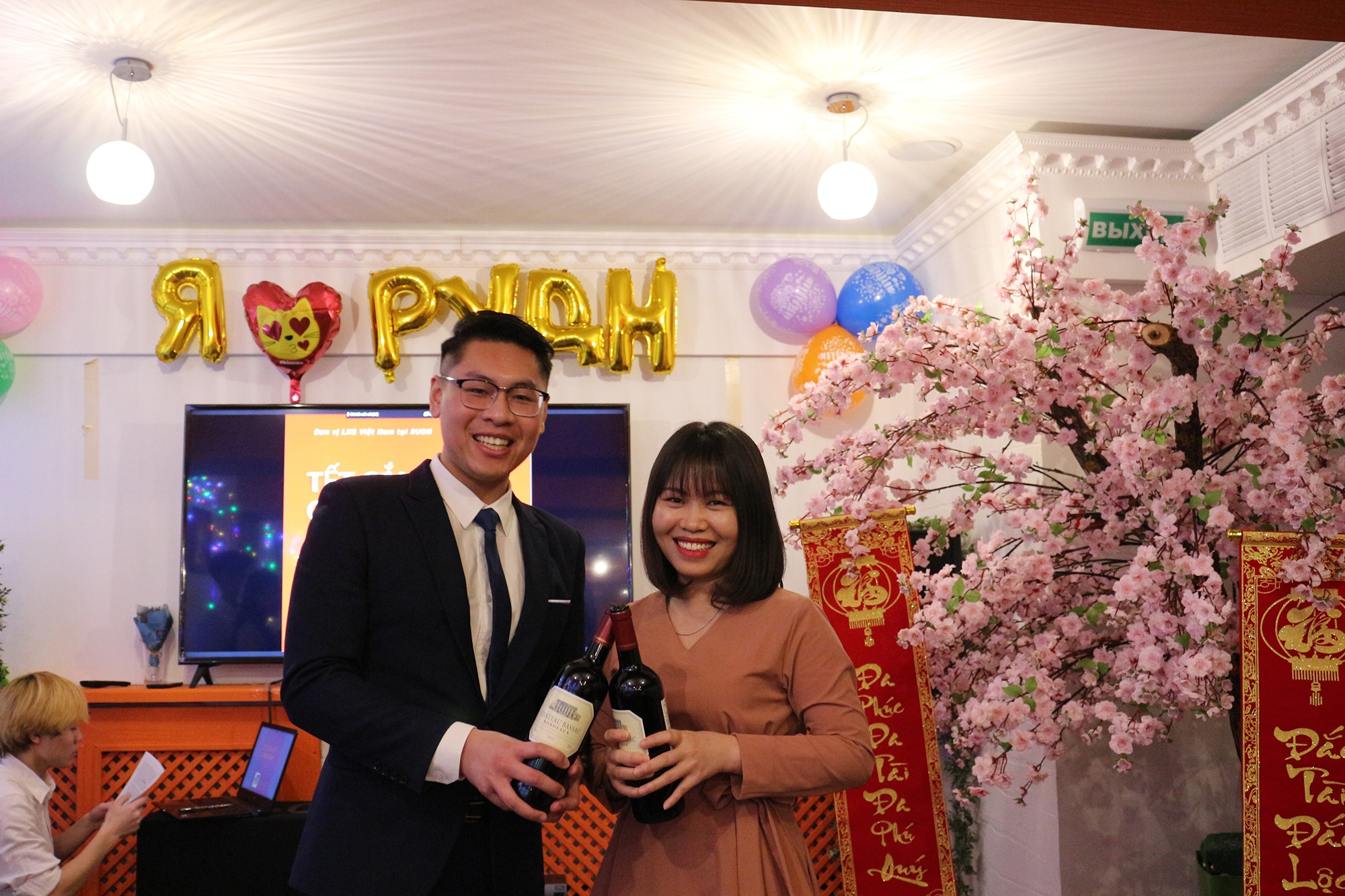 Du hoc sinh Viet don Tet co truyen anh 2