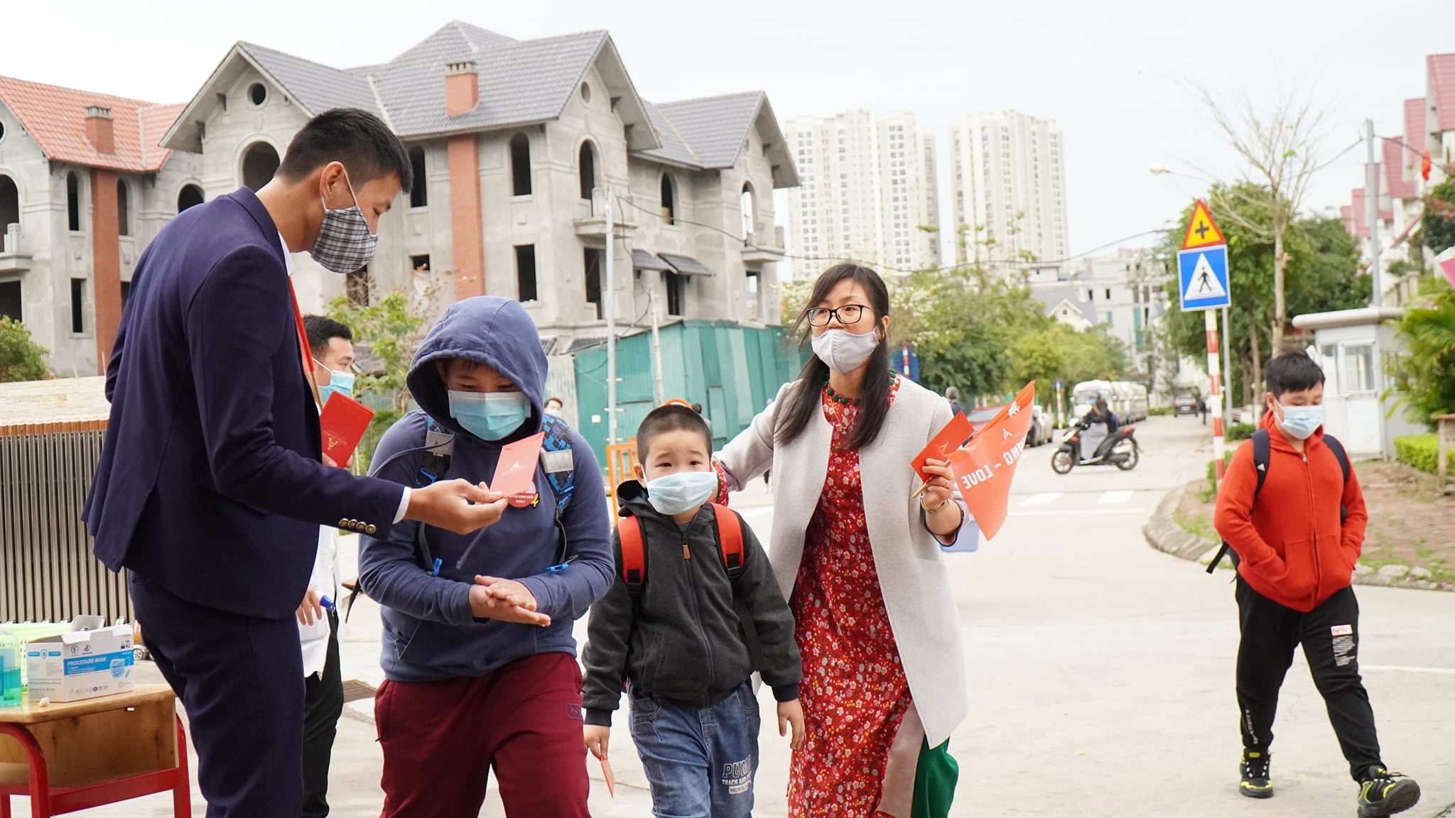 Học phí hơn 100 triệu đồng ảnh 5 Hoc phi hon 100 trieu dong anh 5