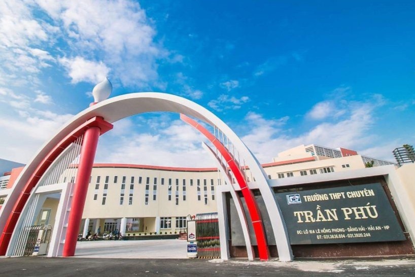 Hai Phong chi 4,8 ty dong thuong cho hoc sinh, giao vien hinh anh