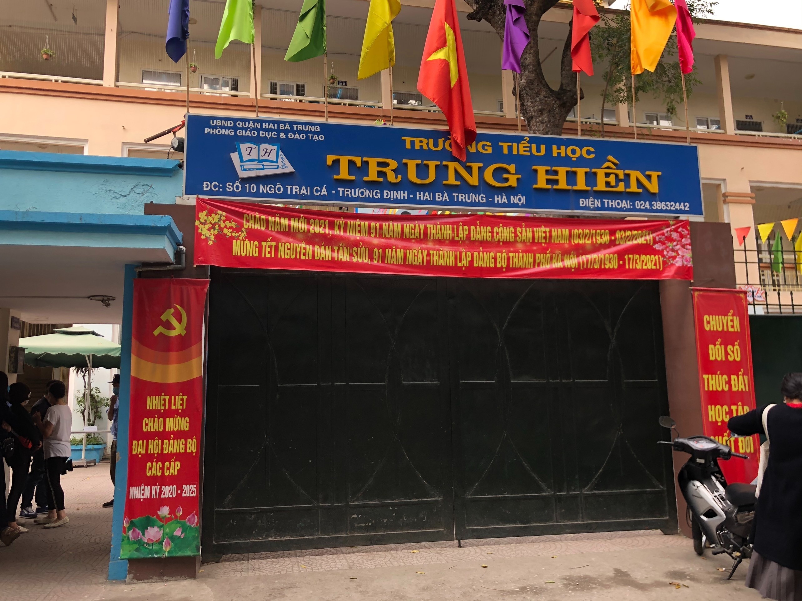 Giao vien bi to danh hoc sinh, truong bo tri nguoi day thay hinh anh