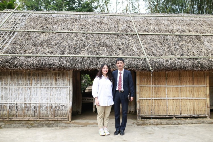 Nu sinh 'ngoai dao' lap ky tich anh 2