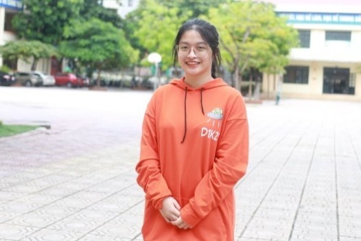 Nu sinh lap ky tich voi mon Lich su hinh anh