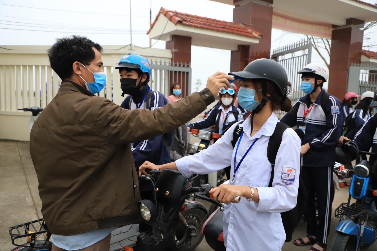 Hang chuc co so cach ly tap trung duoc ban giao anh 1