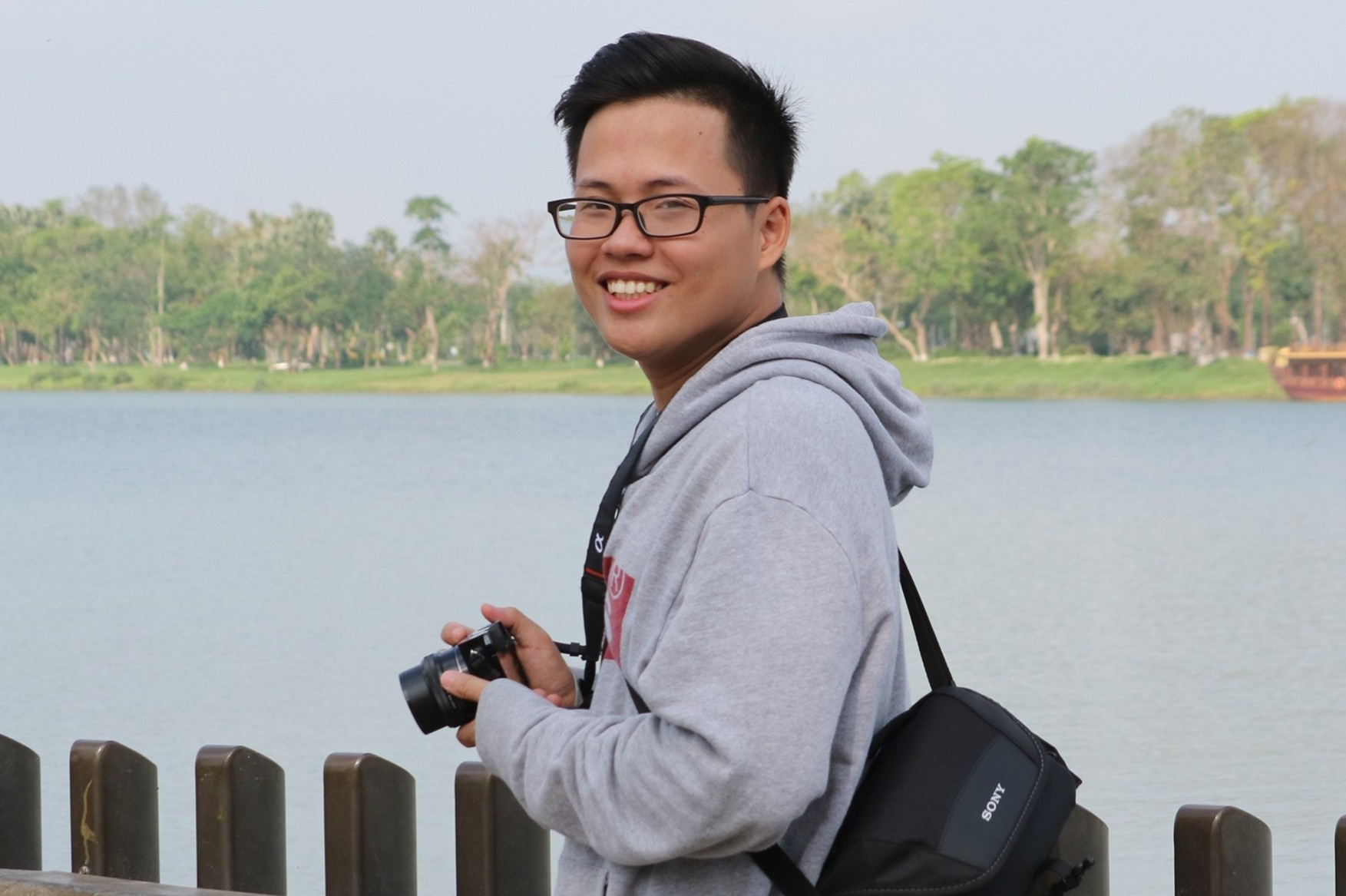 Nam sinh gianh hoc bong toan phan du hoc chau Au hinh anh