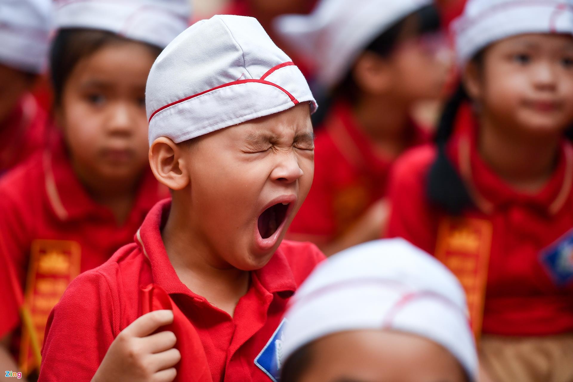 Ép con ôn thi quá sức ảnh 2 Ep con on thi qua suc anh 2