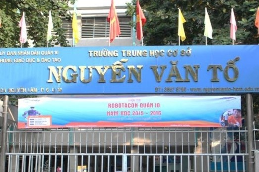 So GD&DT TP.HCM se xu ly vu hai thieu nien bi danh trong truong hinh anh