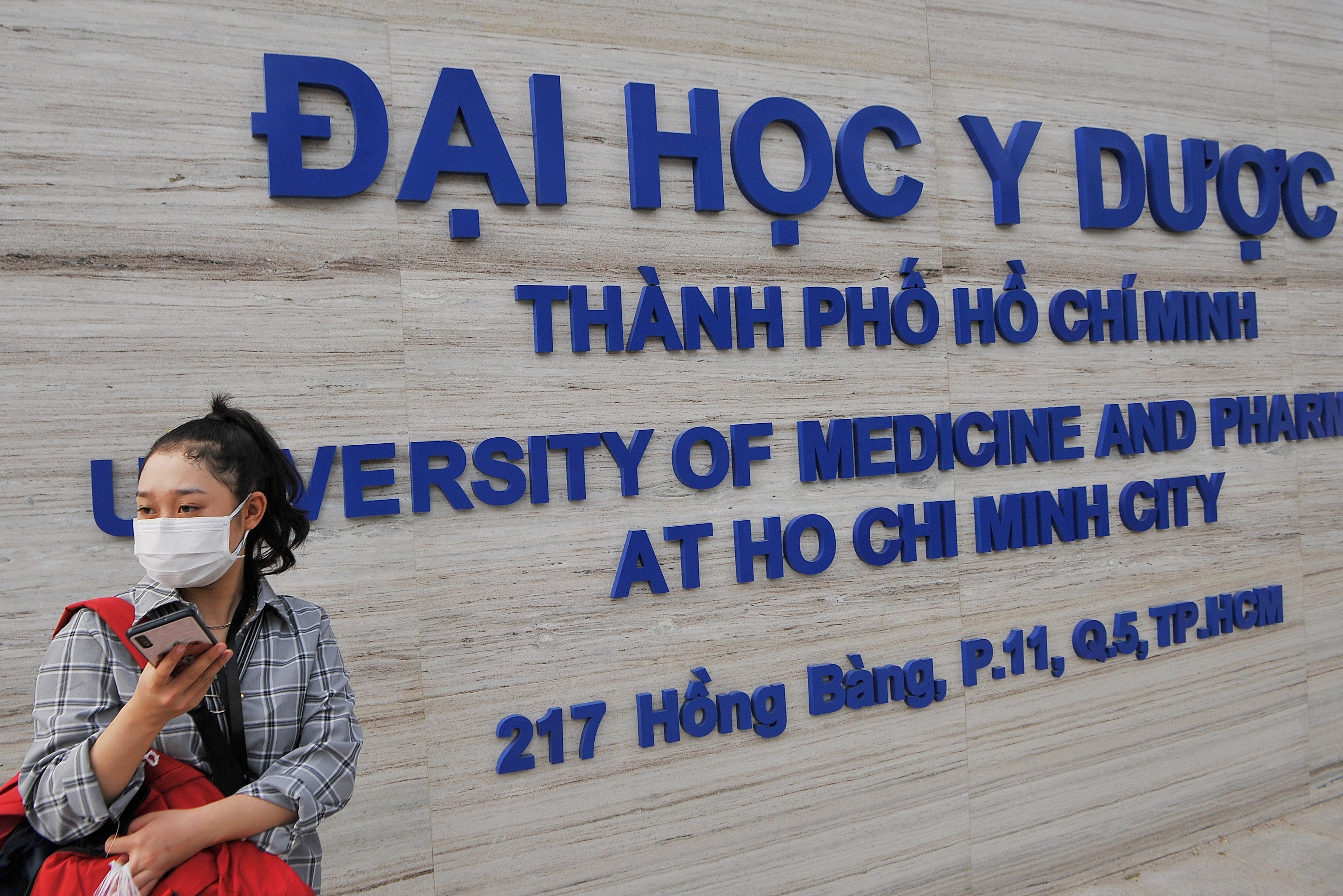 DH Y Duoc TP.HCM tuyen 2.365 chi tieu hinh anh