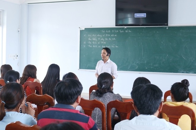 'Bat ca suoi, tim reu da de an nhung phai bo tien trieu hoc chung chi' hinh anh