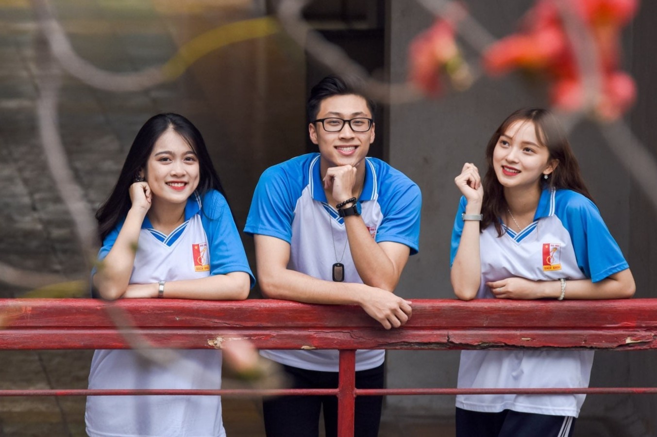 700-800 sinh vien DH Bach khoa Ha Noi bi buoc thoi hoc moi nam hinh anh
