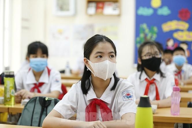 Ha Noi yeu cau tat ca hoc sinh deo khau trang anh 1