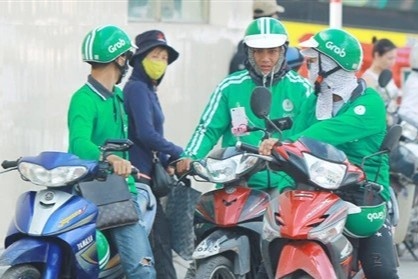 Thac si, cu nhan chay xe om cong nghe: Lang phi chat xam? hinh anh