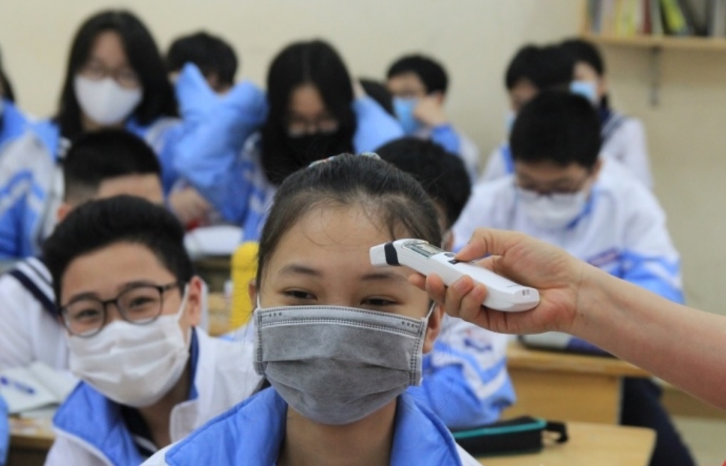 hoc sinh nghi hoc anh 1