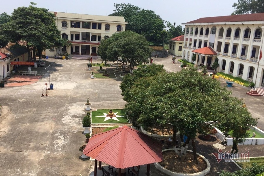 nu sinh trong khu cach ly anh 1