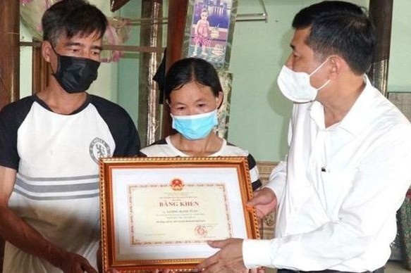 Thu tuong de nghi tang Huan chuong Dung cam cho em Luong Manh Tuan hinh anh