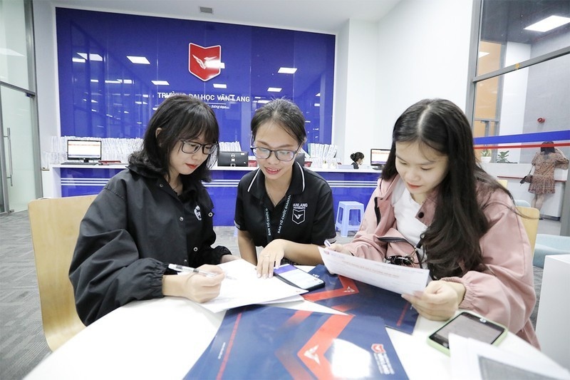 Chua xong lop 12 da 'dau' dai hoc? hinh anh