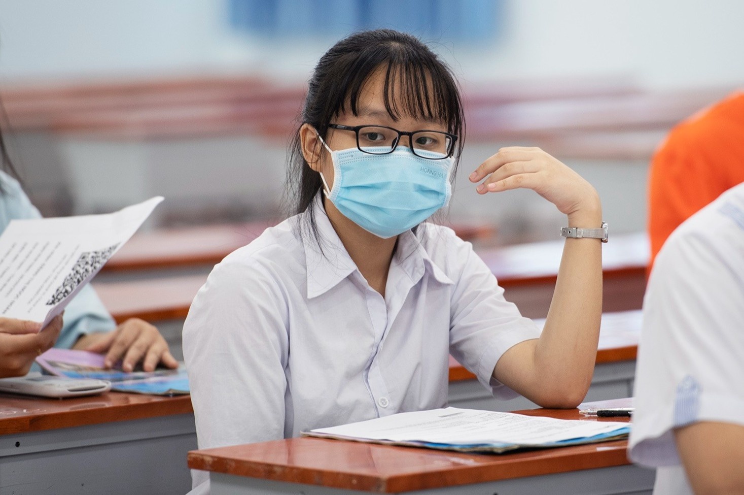 Nhieu dia phuong cho hoc sinh lop 9 va 12 tro lai truong on tap hinh anh