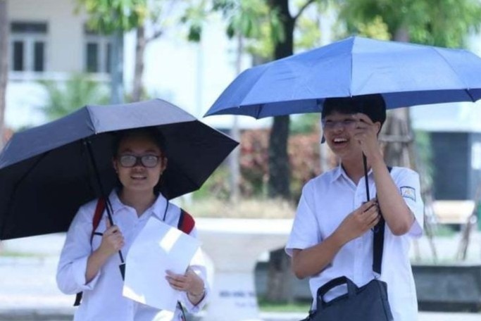 Mot 'choi' gan 30 de vao lop 10 chuyen Anh o Ha Noi hinh anh