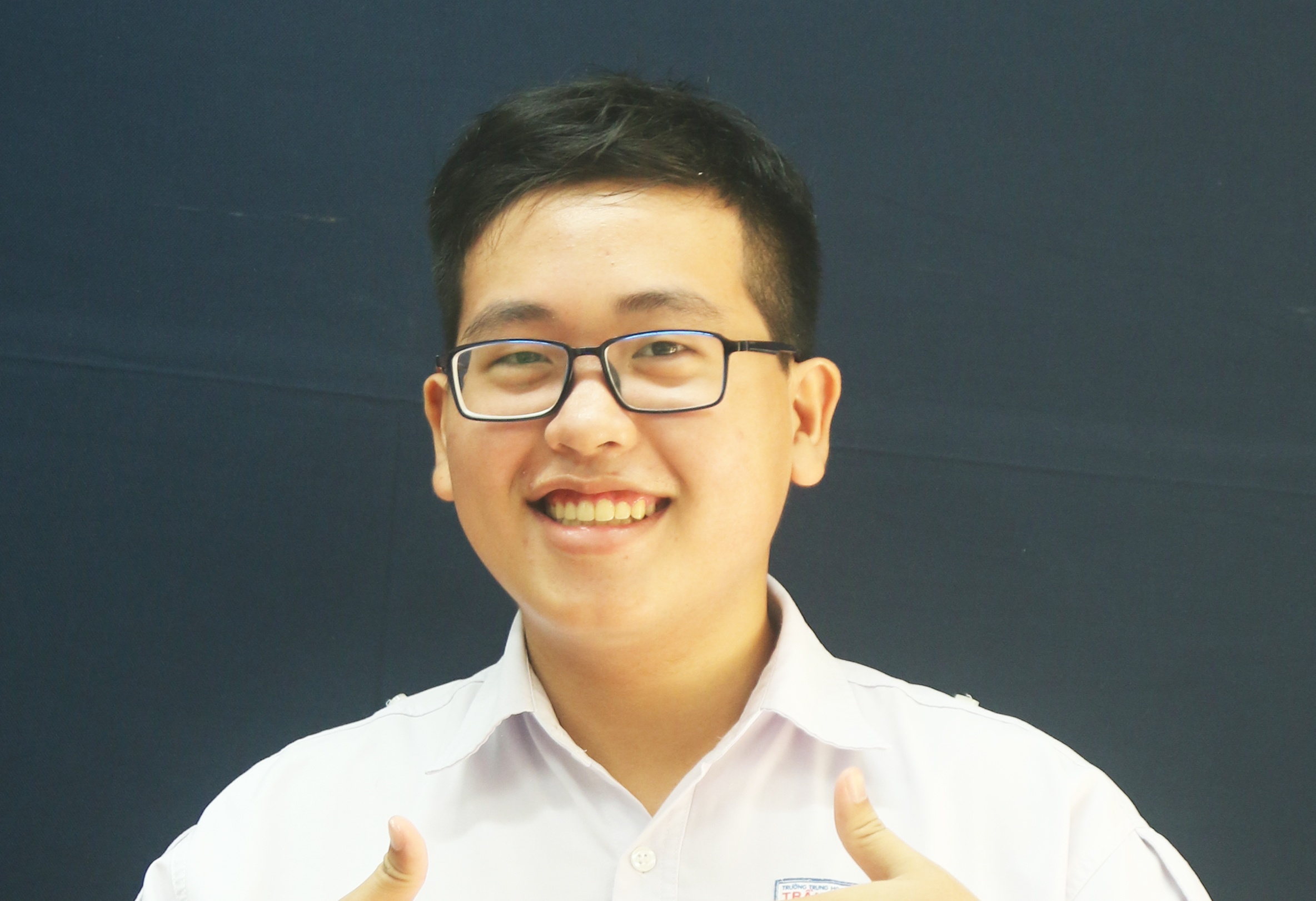 Nam sinh truong chuyen trung tuyen 15 dai hoc anh 2