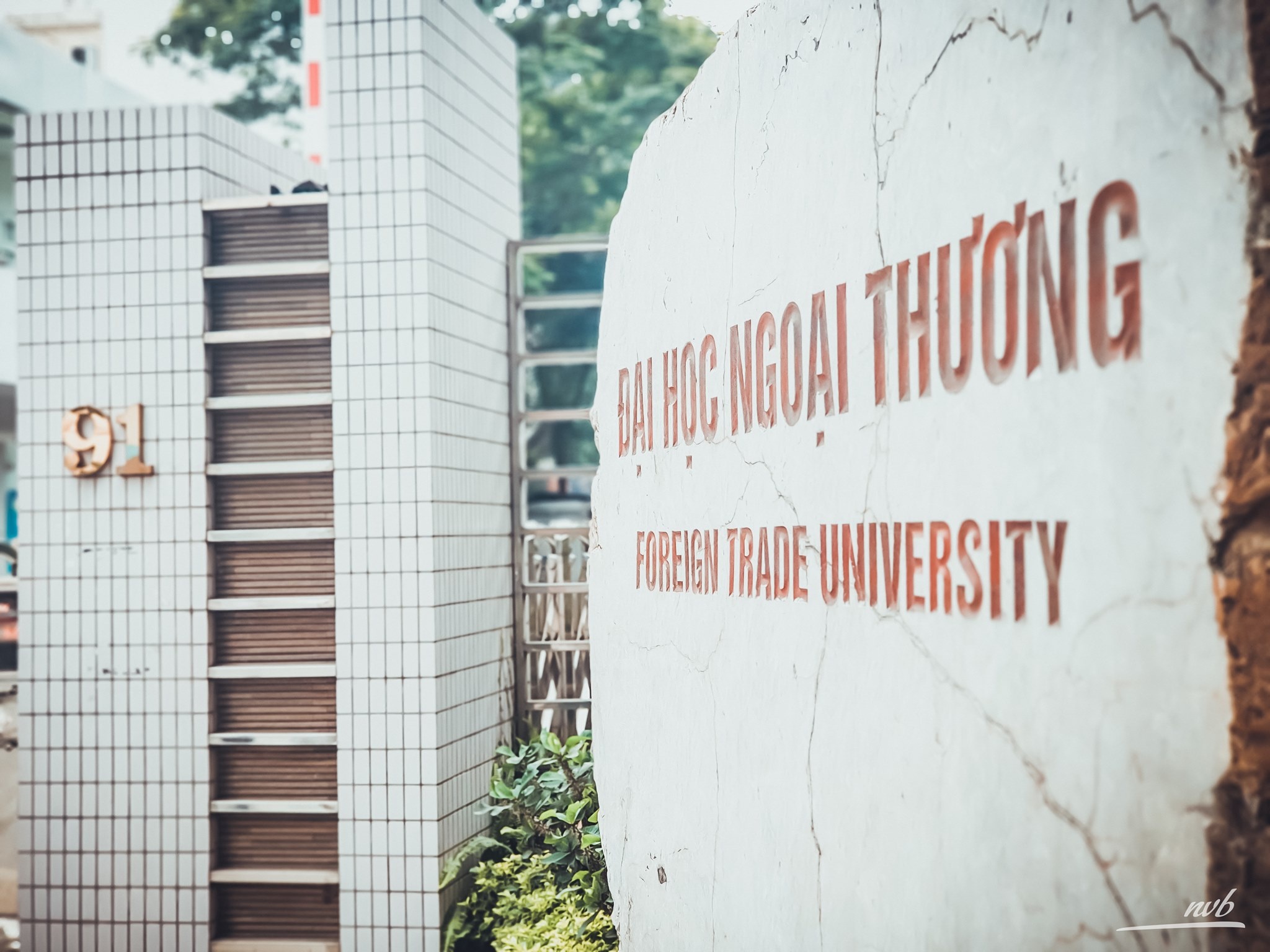 Sinh viên ĐH Ngoại thương học trực tuyến ảnh 1 Sinh vien DH Ngoai thuong hoc truc tuyen anh 1