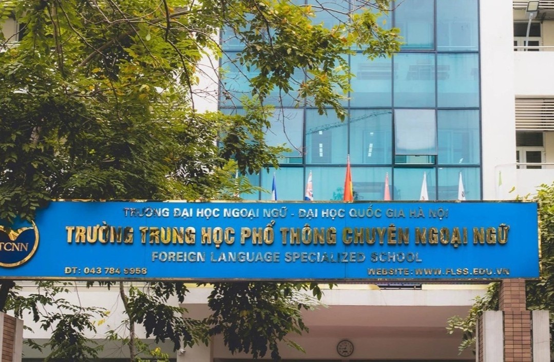 Truong THPT chuyen Ngoai ngu hoan thi vao lop 10 hinh anh