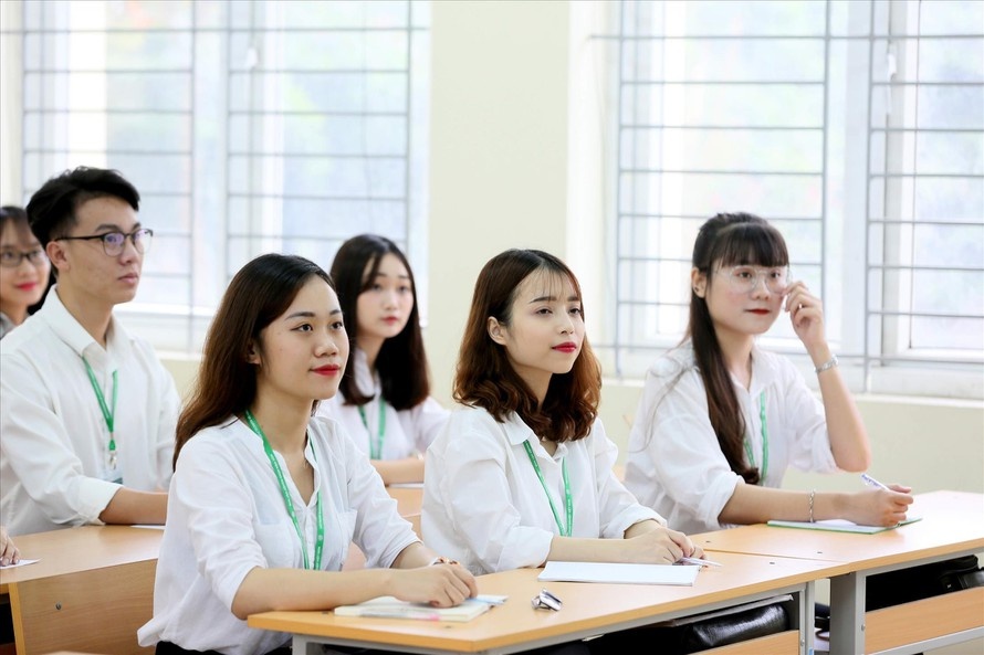 Sinh vien no hoc phi anh 1