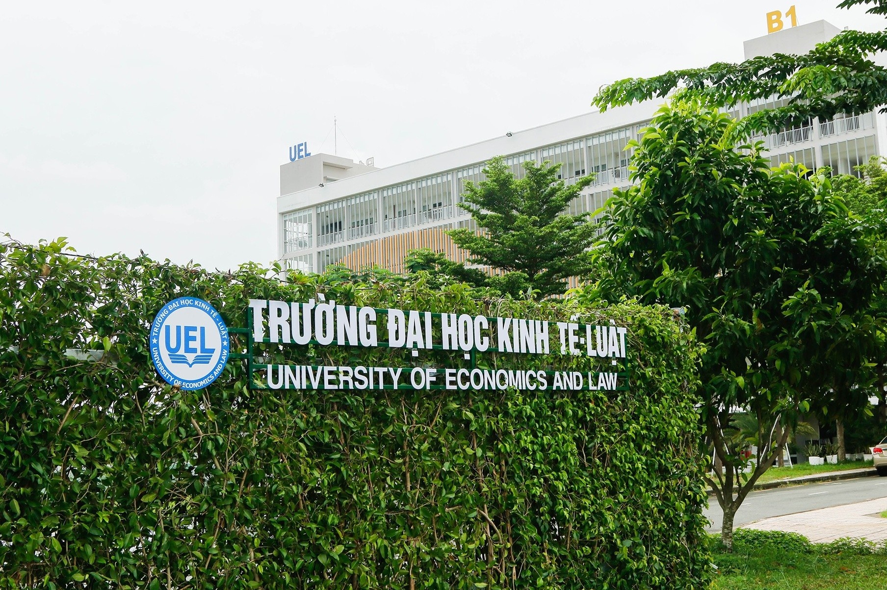 DH Kinh te - Luat ho tro moi sinh vien dien cach ly 500.000 dong hinh anh