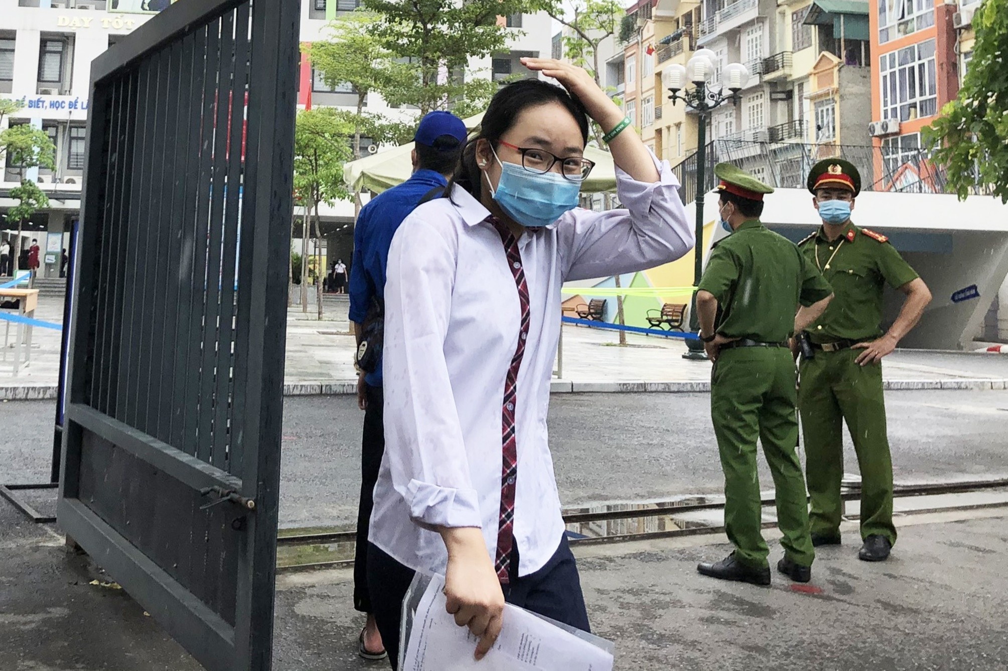 Bo GD&DT yeu cau dam bao an toan cho thi sinh, giam thi trong bao so 2 hinh anh