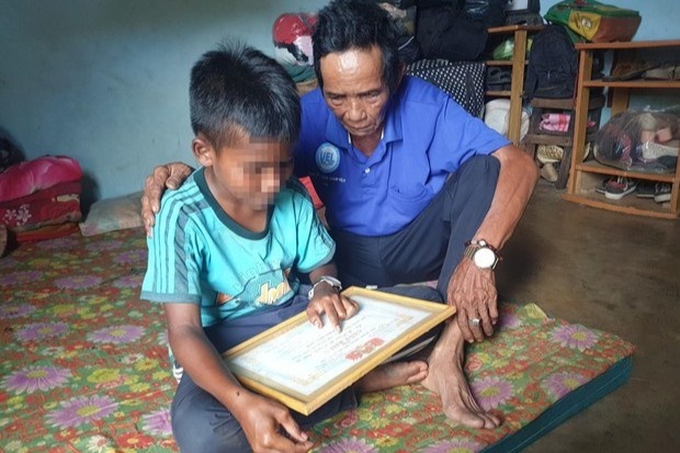 Thanh lap doan kiem tra vu hoc tro ngheo bi truong giu hoc ba hinh anh
