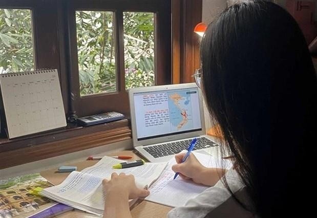 Hoc sinh lop 12 o TP Lao Cai tam dung den truong do dich Covid-19 hinh anh