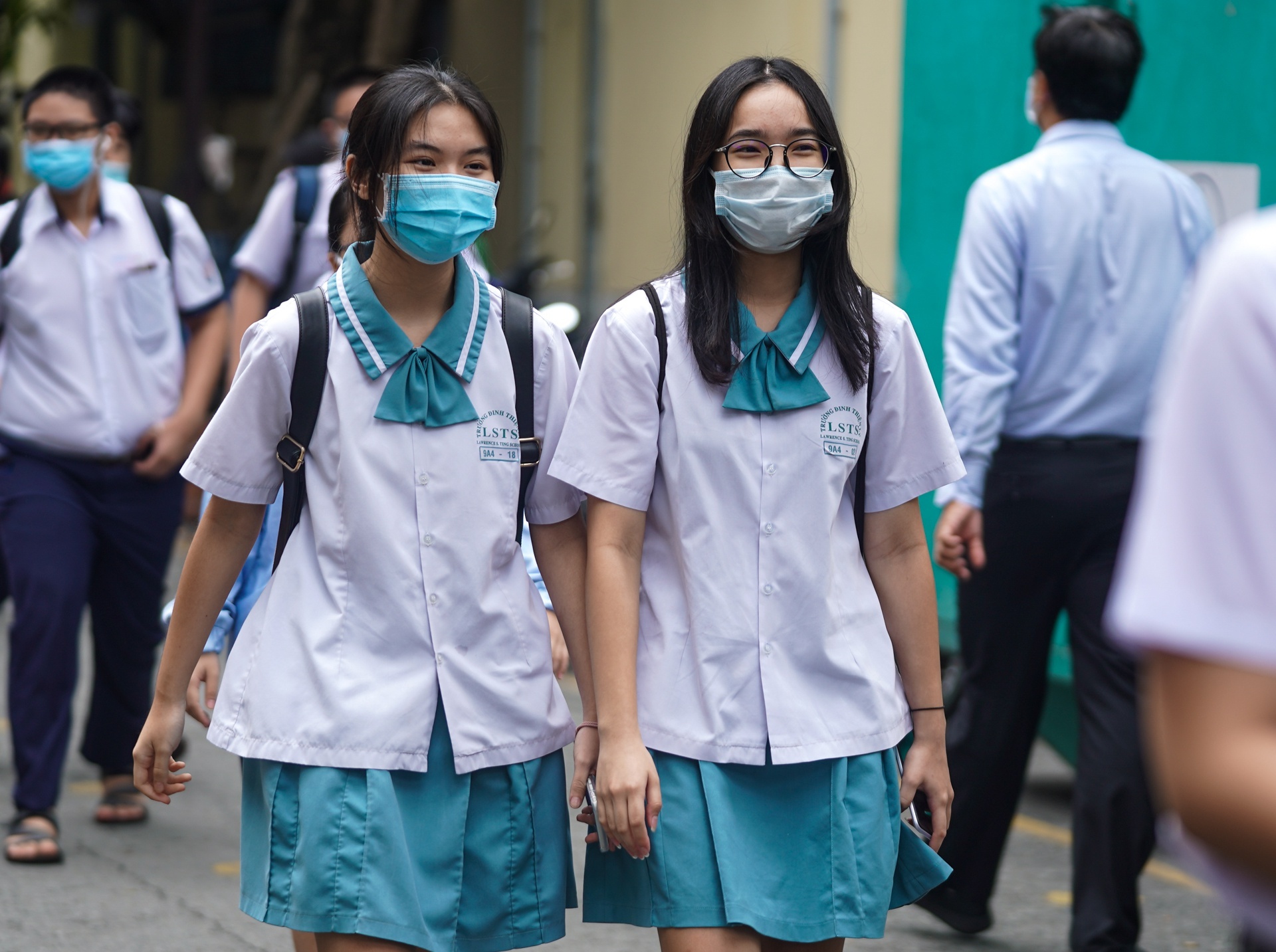 tiem vaccine cho toan bo giao vien anh 1