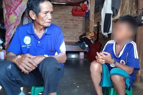 UBND tinh chi dao lam ro vu tro ngheo bi hieu truong giu hoc ba hinh anh