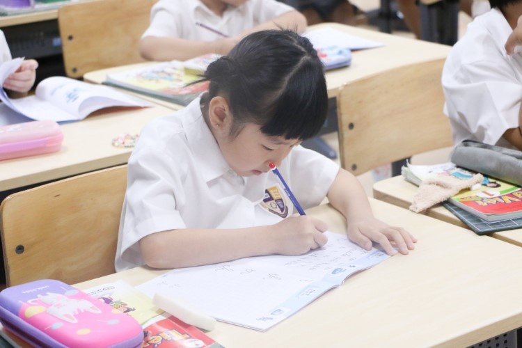 Khong tang hoc phi anh 2