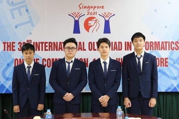4 hoc sinh gianh huy chuong bac tai Olympic Tin hoc quoc te hinh anh