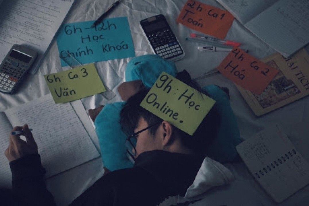 Ky vong tu cha me 'troi' con vao ap luc vo hinh hinh anh