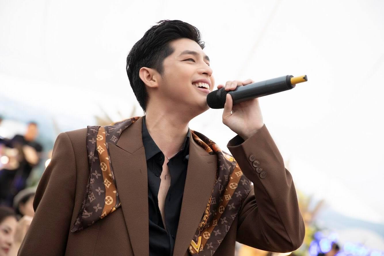 Sao Viet gui loi chuc toi thi sinh anh 4