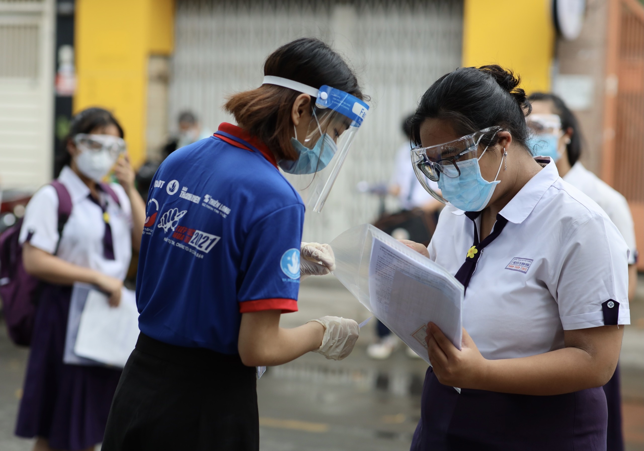 TP.HCM dam bao an toan khi cham thi anh 1