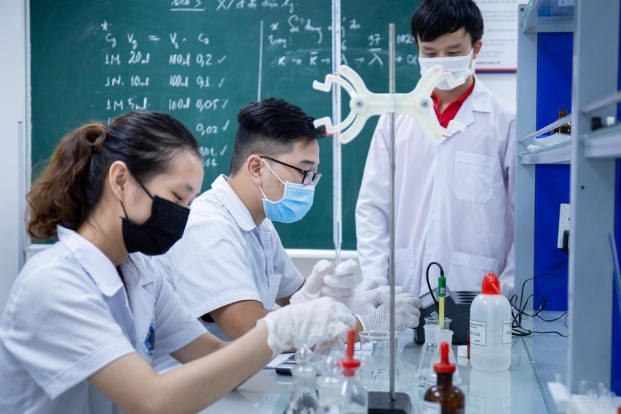 chi hang nghin ty ngan sach anh 1